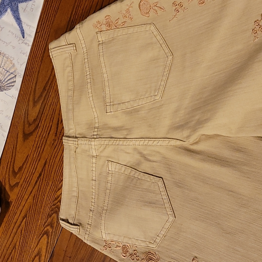 Boston Proper Jeans,  size 2, beige with pink embroidery scattered flowers - Picture 4 of 10
